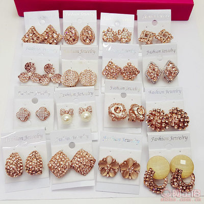 【天夫飾品促銷大優(yōu)惠尾單耳釘套裝合格品質量廠家混批珍珠水鉆好耳針耳釘 耳飾 隨機拼裝 花朵 星星 小星星耳釘 地攤賣什么】哈爾濱市透籠輕工批發(fā)市場天夫飾品行 - 產品庫